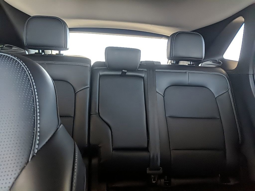 Certified 2025 Ford Escape Platinum image 28