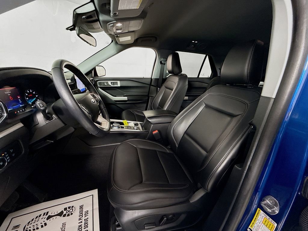 Certified 2023 Ford Explorer XLT w/ Equipment Group 202A AWD/4WD image 2