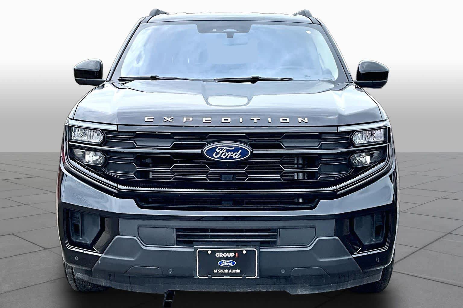 Certified 2025 Ford Expedition Active AWD/4WD image 4