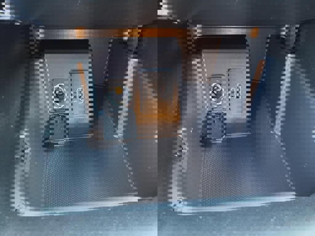 Certified 2025 Ford Explorer Active w/ Active Comfort Package image 11