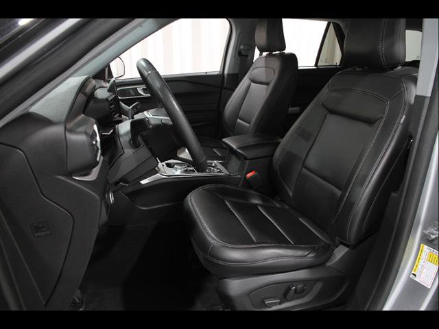 Certified 2023 Ford Explorer XLT w/ Equipment Group 202A AWD/4WD image 6