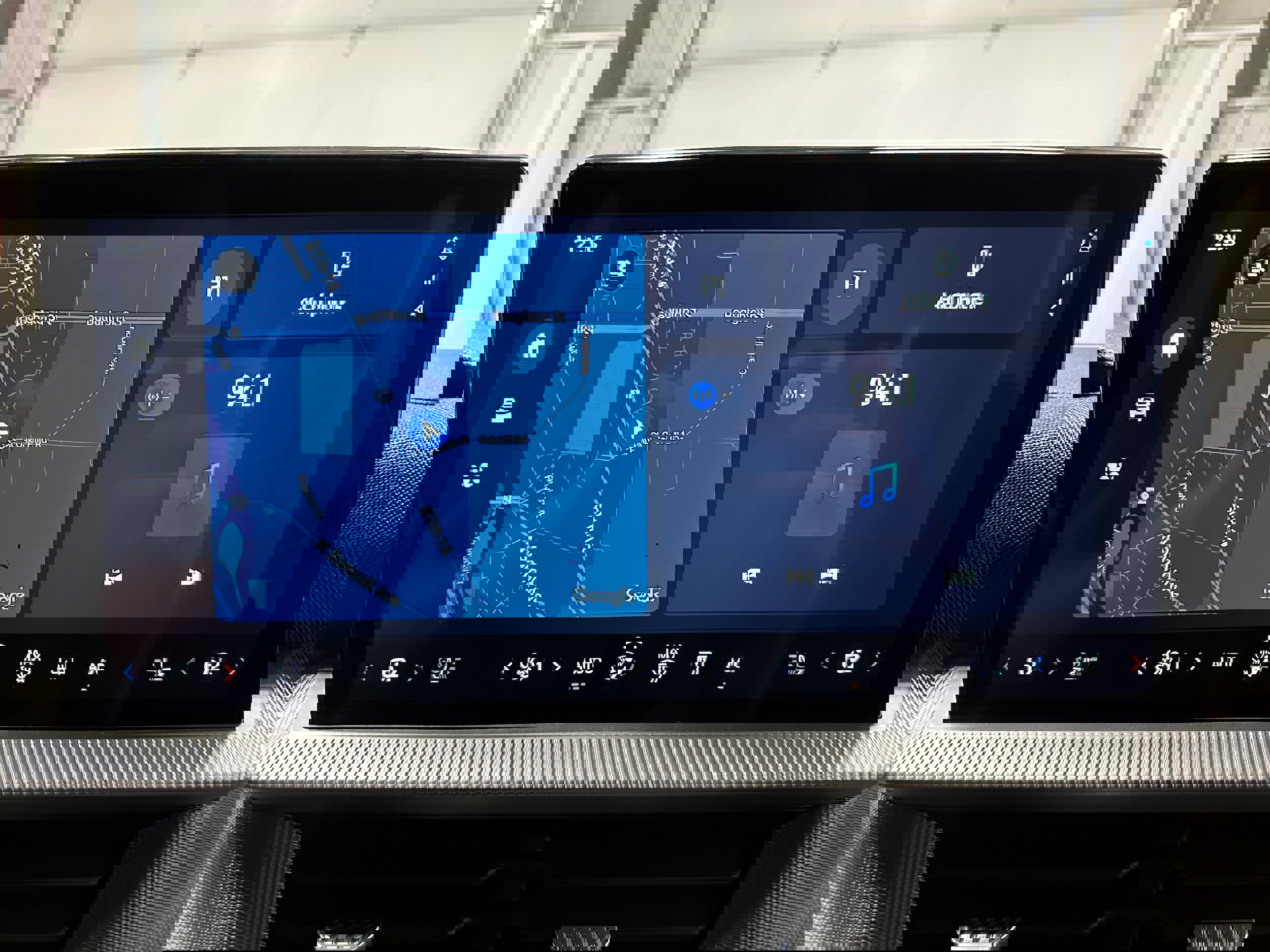 Certified 2025 Ford Explorer ST-Line image 23