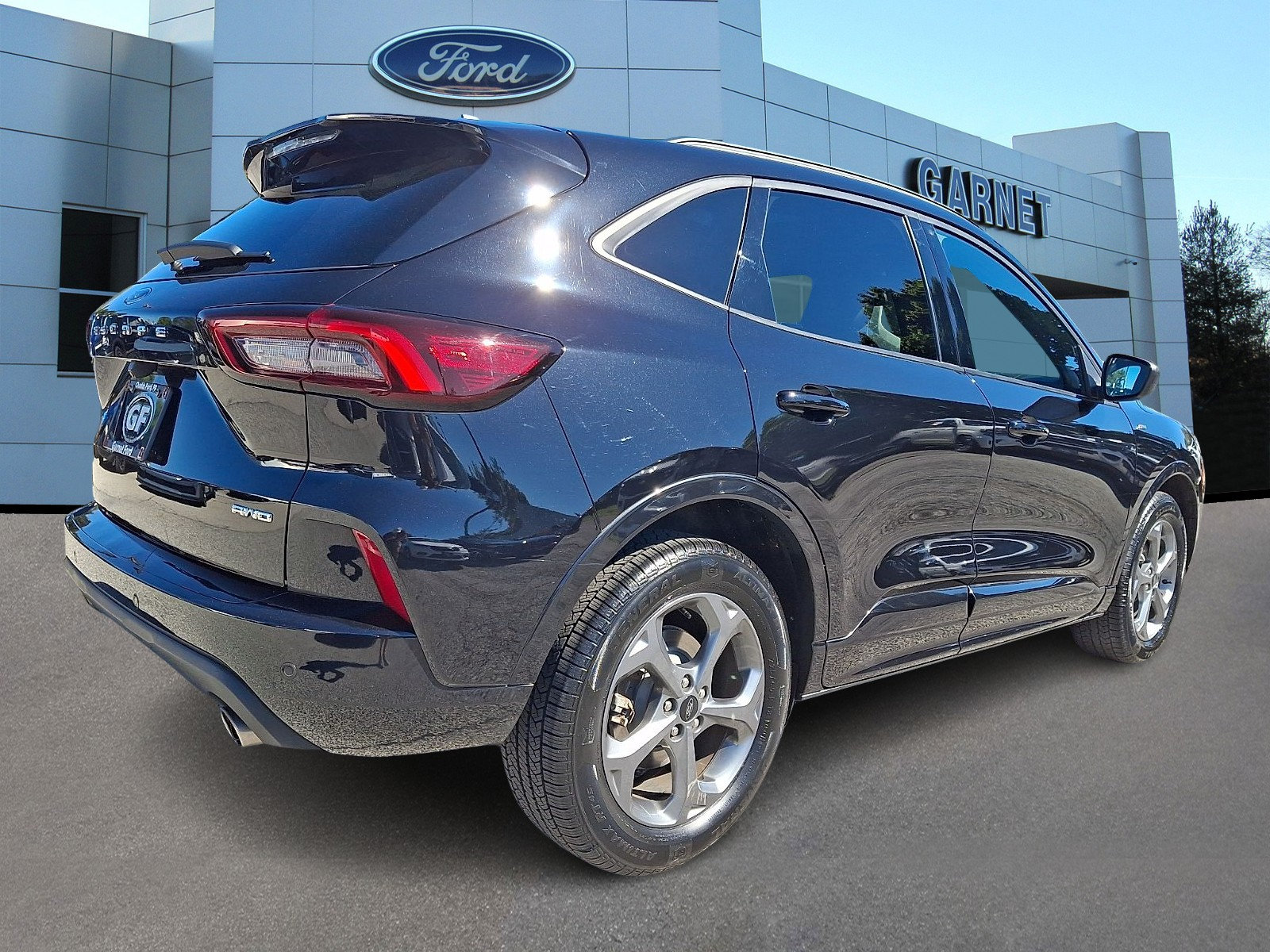 Certified 2023 Ford Escape ST-Line w/ Tech Pack #1 AWD/4WD image 8