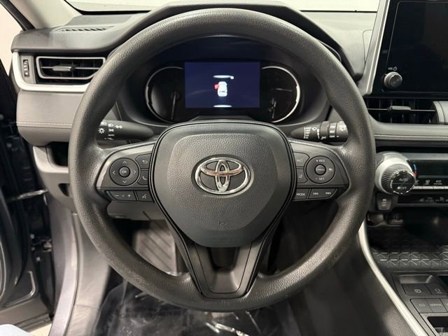 Used 2023 Toyota RAV4 XLE image 21