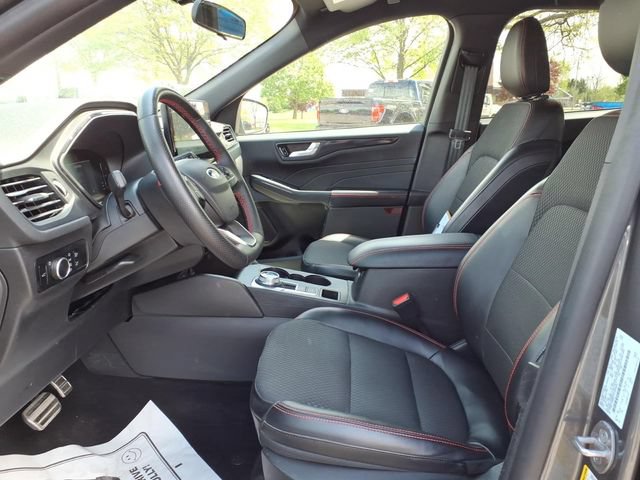 Certified 2023 Ford Escape ST-Line w/ Tech Pack #1 AWD/4WD image 13