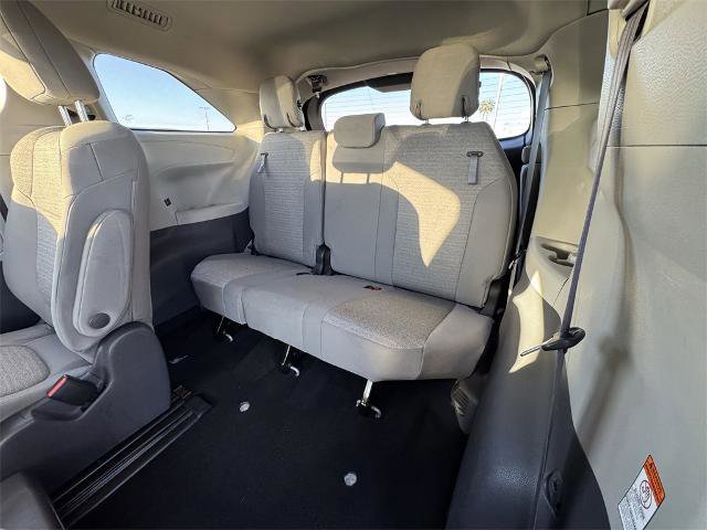 Used 2021 Toyota Sienna LE image 15