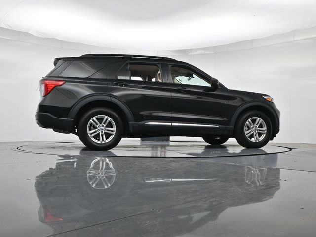 Certified 2023 Ford Explorer XLT w/ Equipment Group 202A AWD/4WD image 35