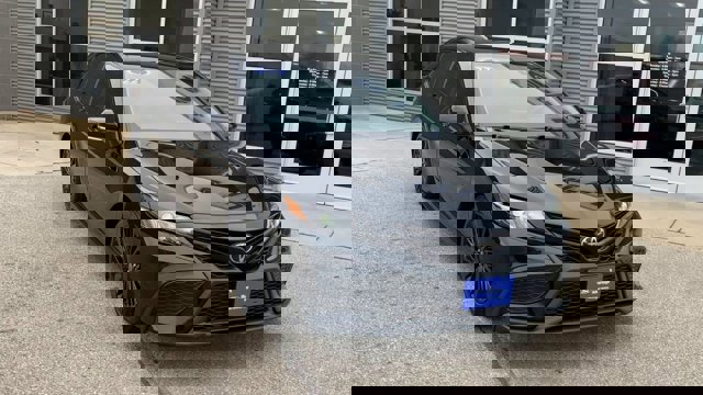 Used 2022 Toyota Camry SE image 4