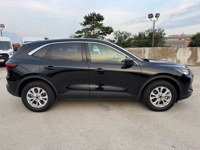 Certified 2023 Ford Escape Active AWD/4WD image 4