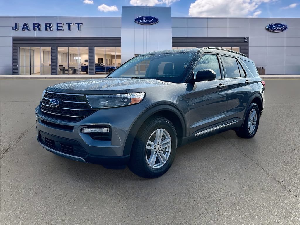 Certified 2024 Ford Explorer XLT w/ Equipment Group 202A RWD image 3