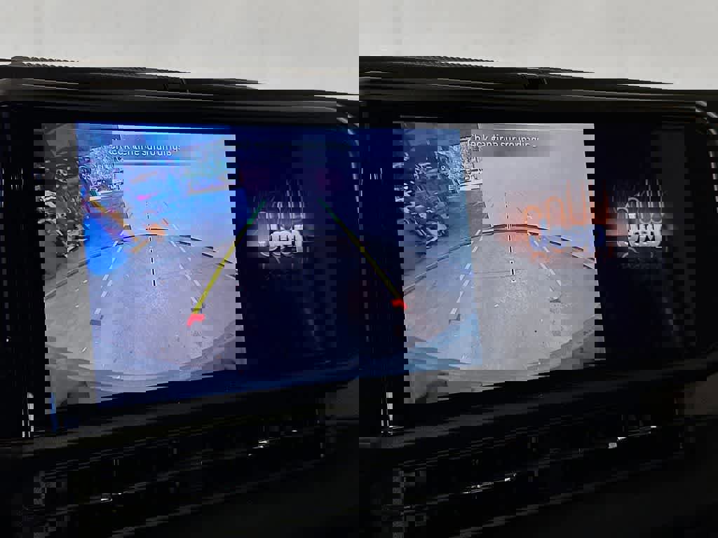 Used 2024 Jeep Wrangler Sahara image 28