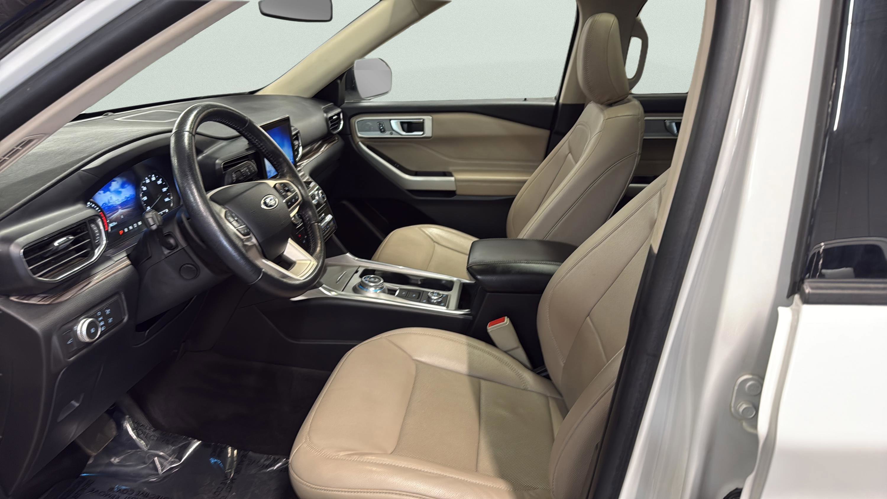 Certified 2021 Ford Explorer Limited w/ Equipment Group 301A image 10