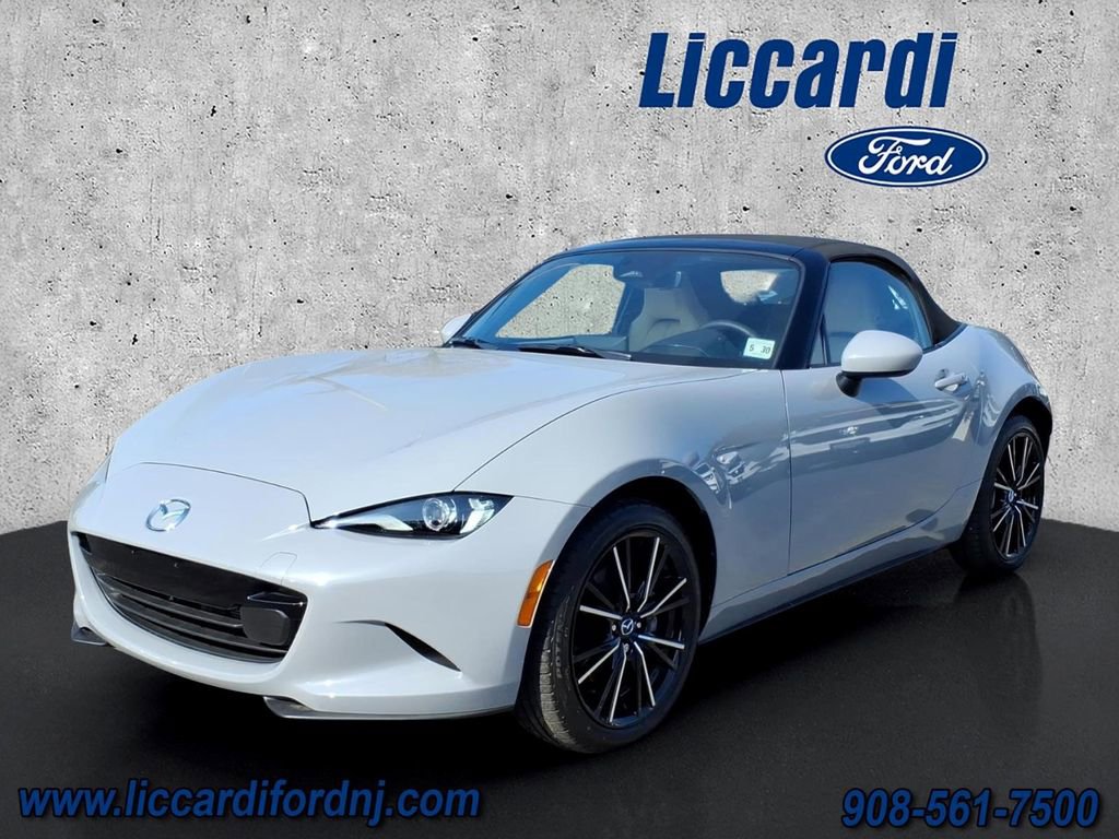 Used 2025 MAZDA MX-5 Miata Grand Touring image 3