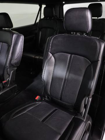 Used 2024 Jeep Wagoneer L Series II w/ Flexible Seating Group AWD/4WD image 11