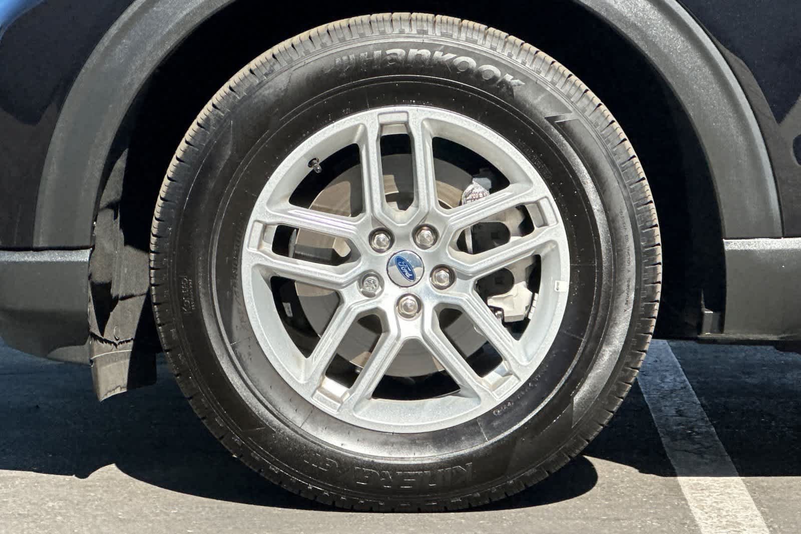 Certified 2025 Ford Explorer Active RWD image 28