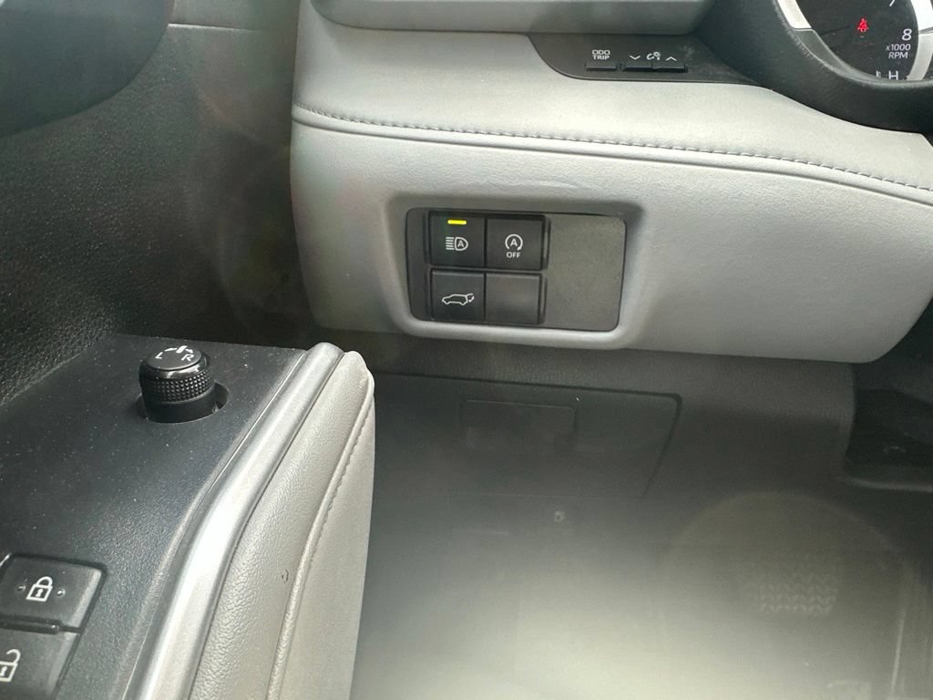 Used 2023 Toyota Highlander XLE AWD/4WD image 36