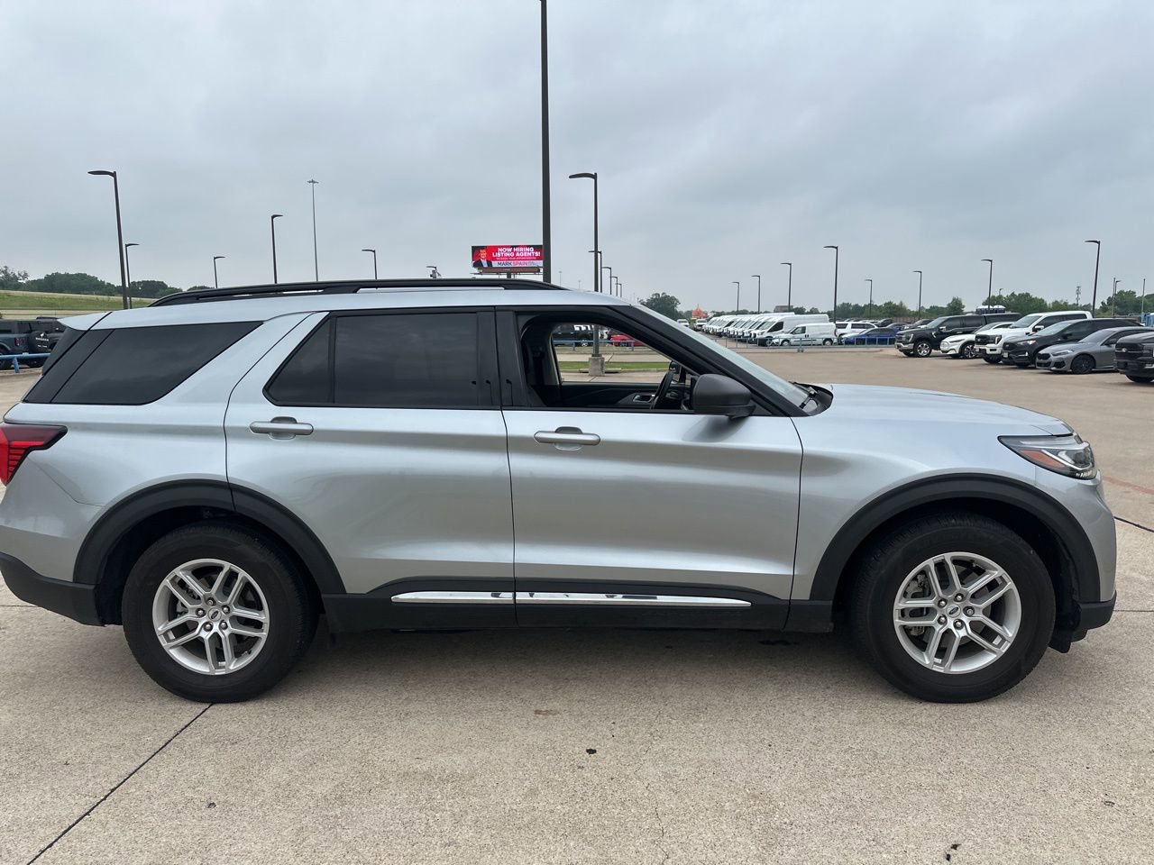 Certified 2025 Ford Explorer Active RWD image 4