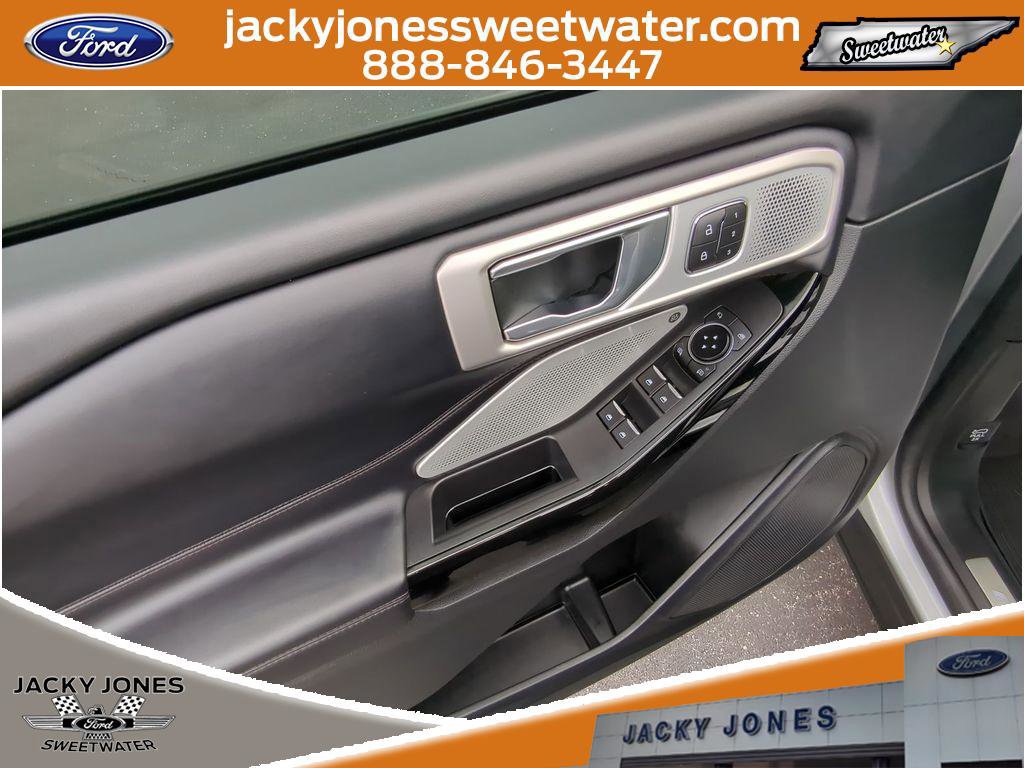 Certified 2023 Ford Explorer Platinum w/ Technology Package image 12