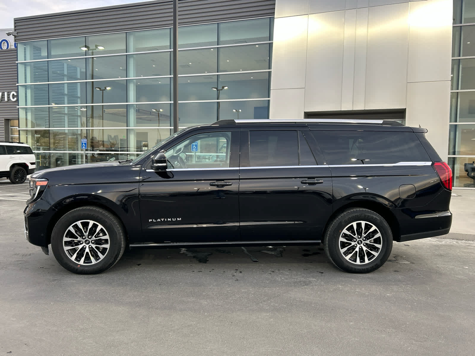 Certified 2025 Ford Expedition Max Platinum AWD/4WD image 14