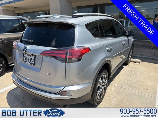 Used 2017 Toyota RAV4 LE FWD image 5