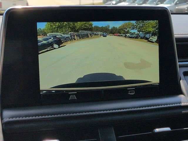 Used 2022 Chevrolet Suburban Premier RWD image 27