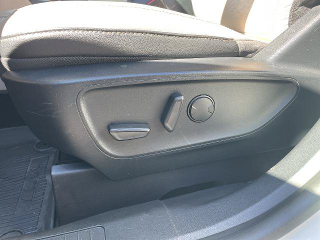 Certified 2020 Ford Escape Titanium AWD/4WD image 28