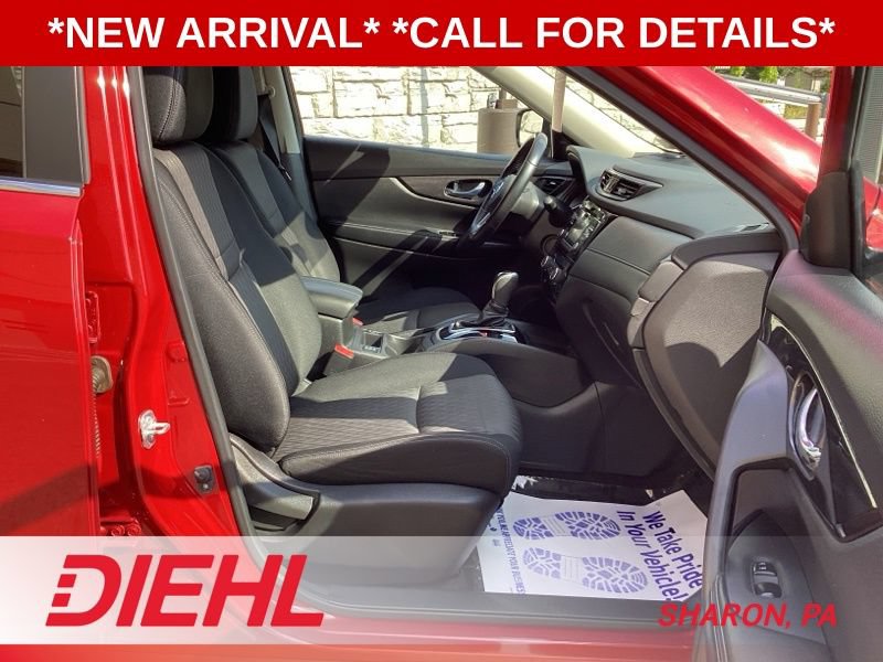 Used 2017 Nissan Rogue SV AWD/4WD image 14