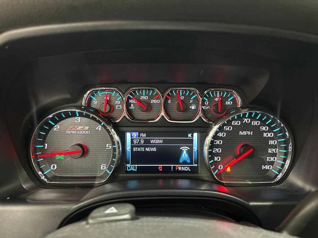 Used 2018 Chevrolet Silverado 1500 LT w/ Midnight Edition AWD/4WD image 16