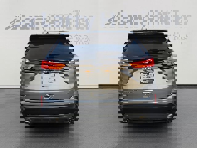 Certified 2024 Ford Edge Titanium image 4