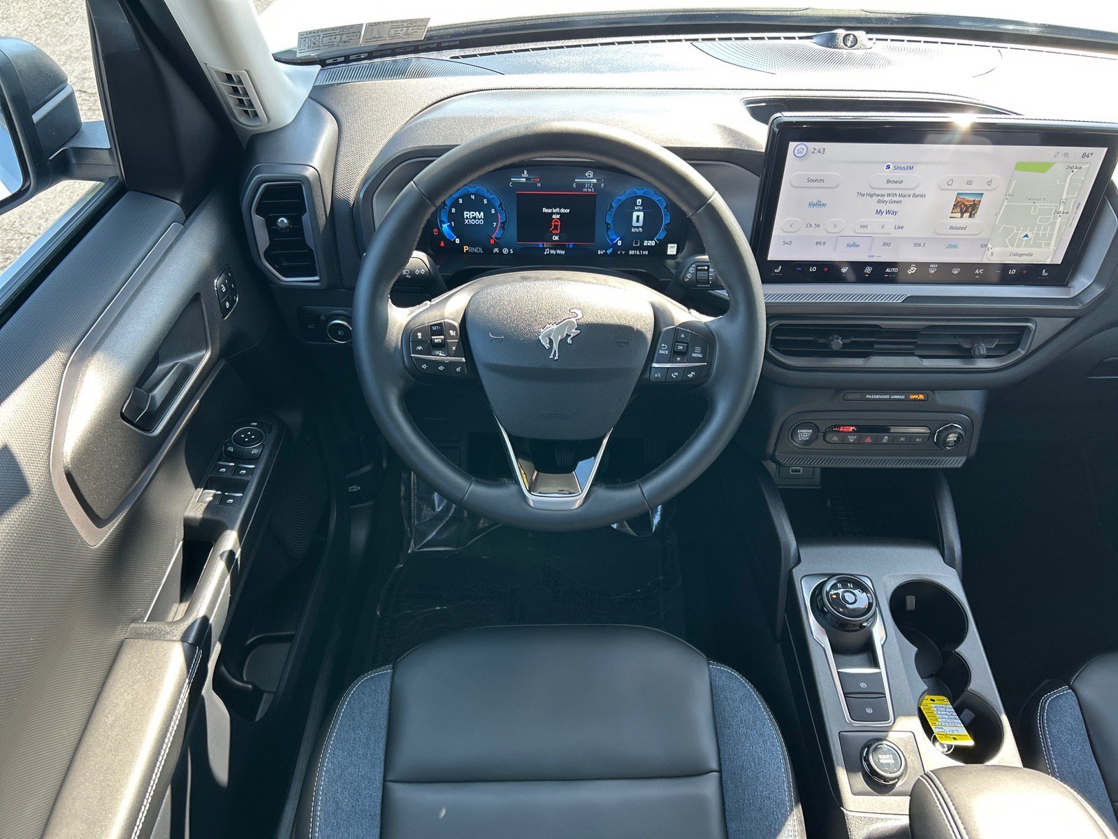 Certified 2025 Ford Bronco Sport Outer Banks w/ Outer Banks Tech Package+ AWD/4WD image 2