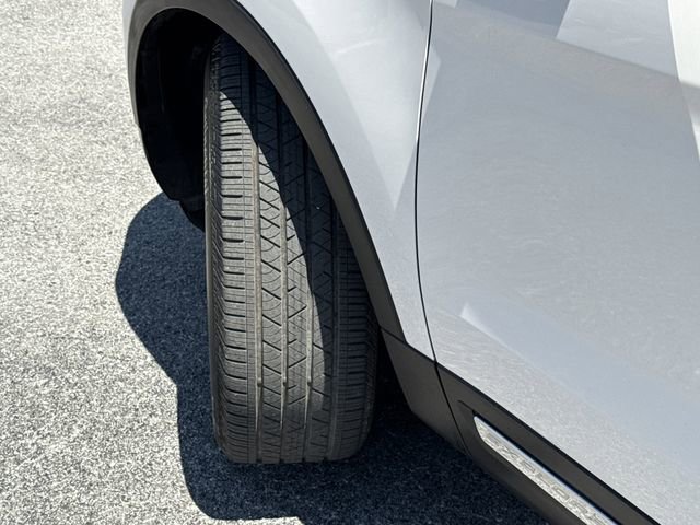 Certified 2018 Ford Explorer XLT w/ Equipment Group 202A FWD image 48