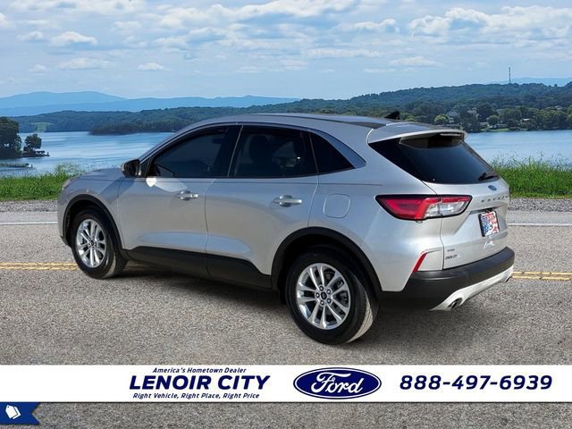 Certified 2020 Ford Escape SE image 3