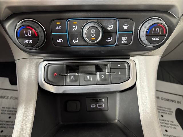 Used 2022 GMC Acadia SLT w/ Technology Package AWD/4WD image 17