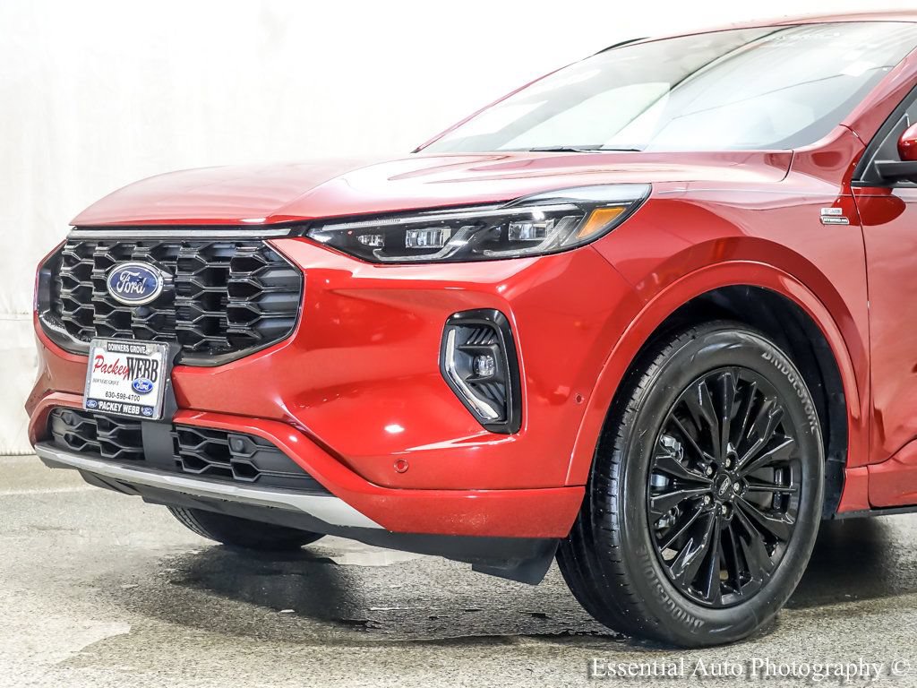 Certified 2023 Ford Escape ST-Line Elite w/ Premium Technology Package AWD/4WD image 3