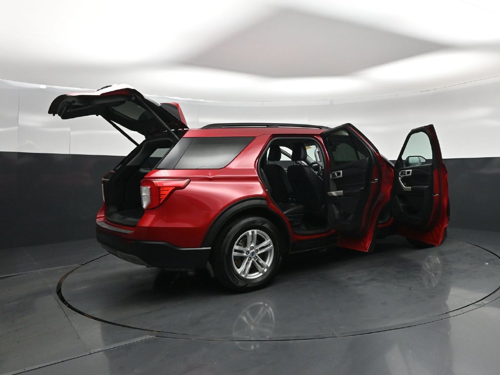 Certified 2021 Ford Explorer XLT w/ Equipment Group 202A RWD image 6