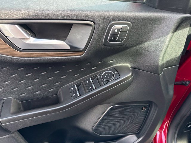 Certified 2020 Ford Escape Titanium w/ Titanium Premium Package 2.0 AWD/4WD image 15