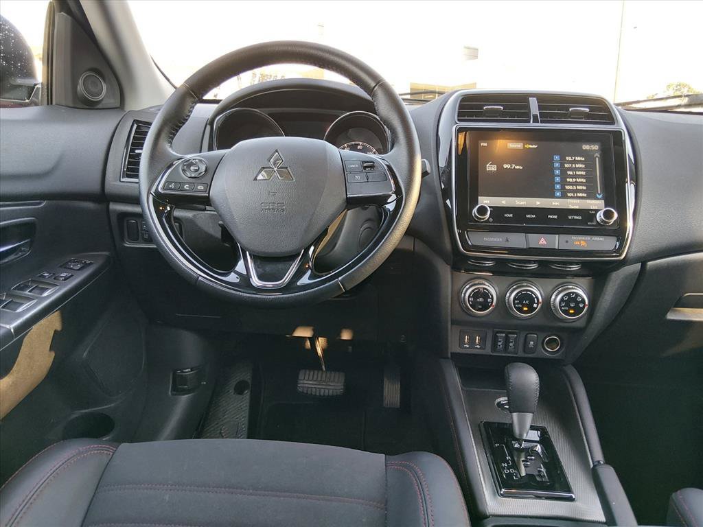Used 2025 Mitsubishi Outlander Sport SE AWD/4WD image 11
