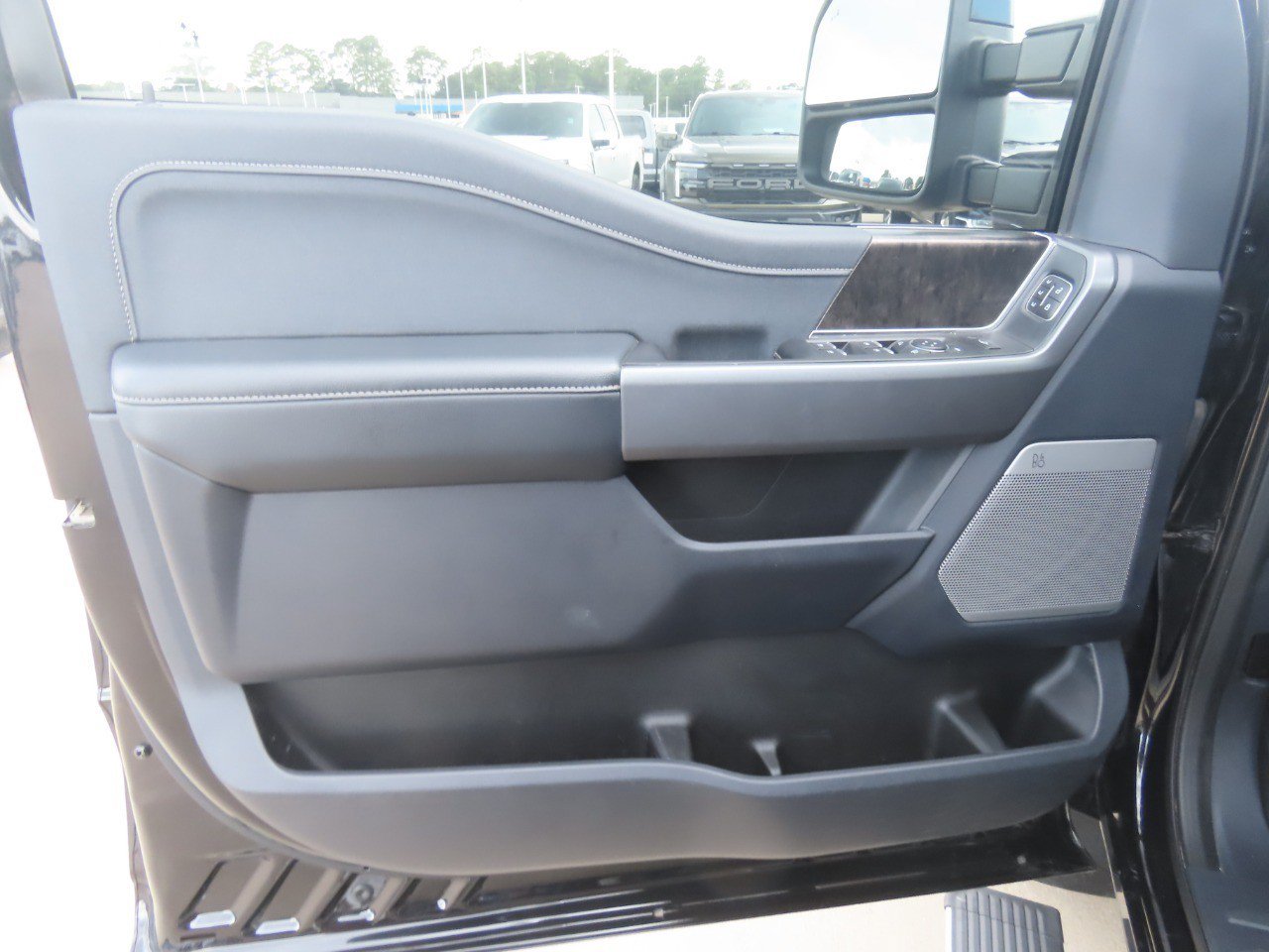 Certified 2025 Ford F350 Lariat AWD/4WD image 22