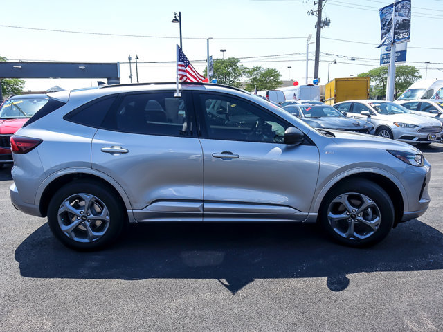 Certified 2024 Ford Escape ST-Line w/ Tech Pack #1 AWD/4WD image 9