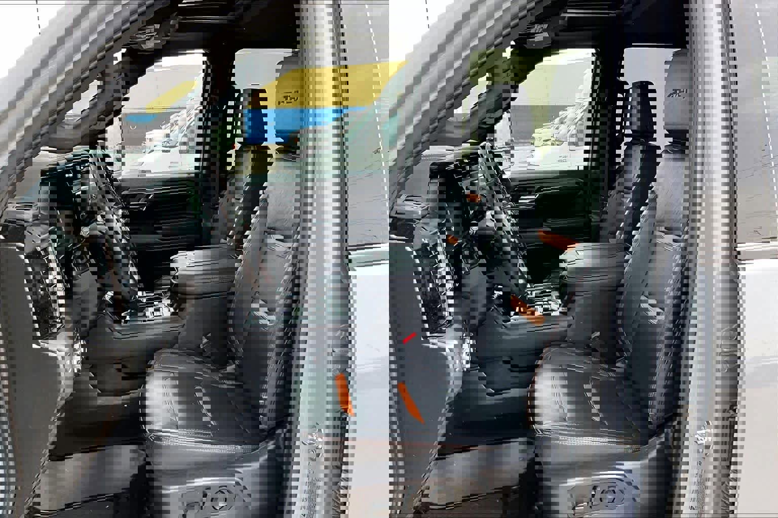 Used 2025 GMC Sierra 2500 AT4 w/ AT4 Premium Plus Package image 10