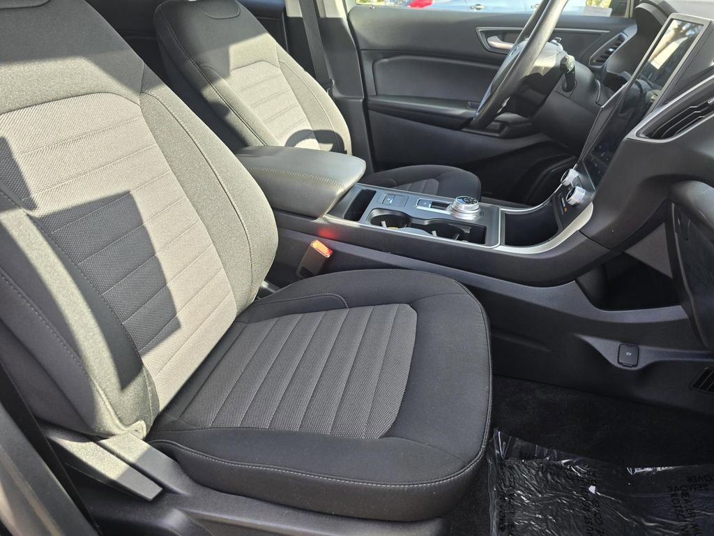 Certified 2024 Ford Edge SE w/ Black Appearance Package image 27