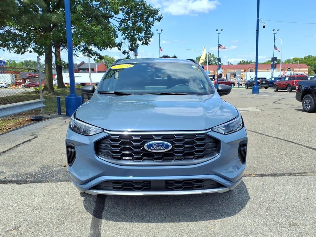 Certified 2024 Ford Escape ST-Line w/ Tech Pack #1 AWD/4WD image 3