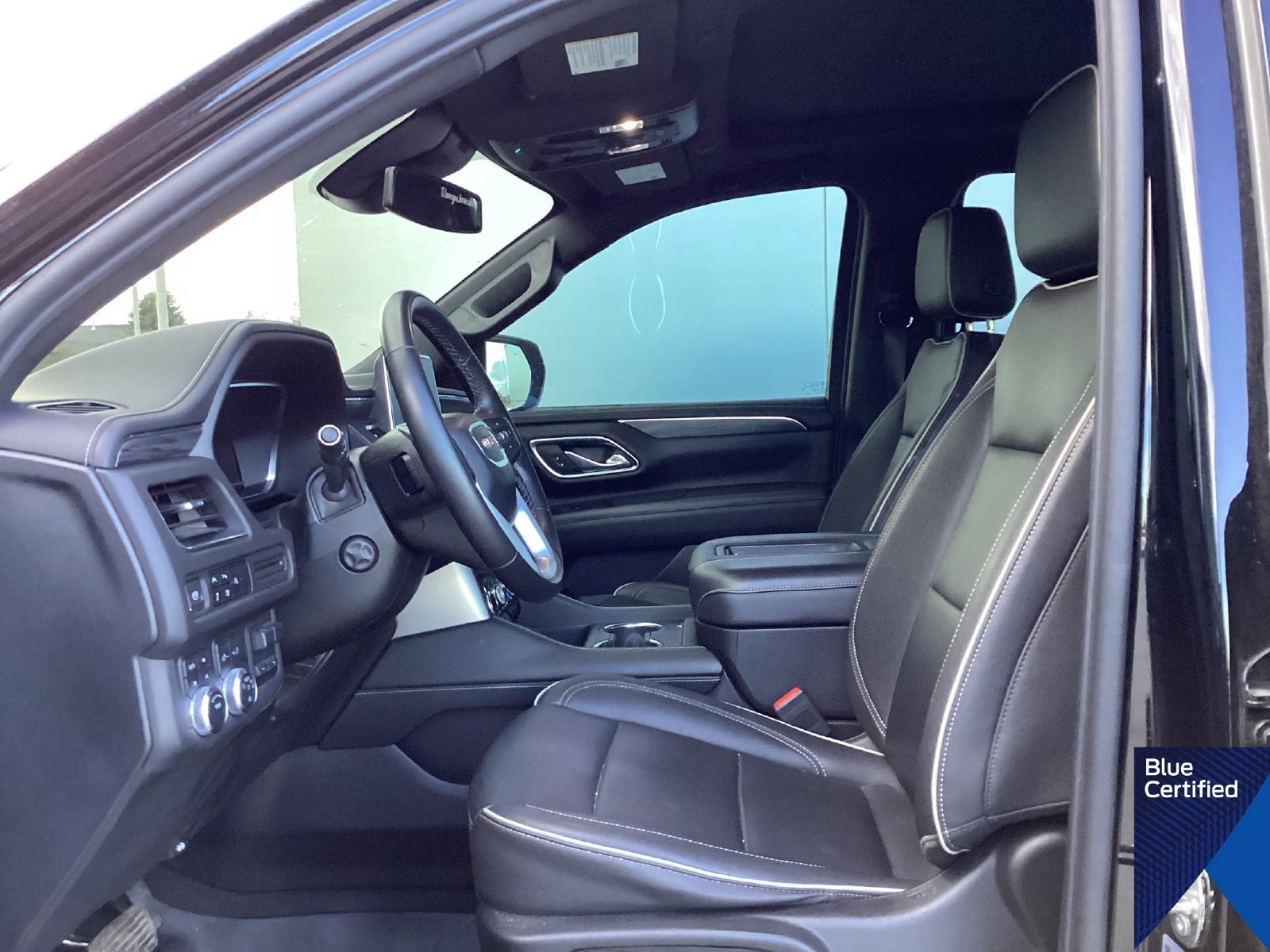 Used 2023 GMC Yukon XL SLT w/ SLT Premium Package AWD/4WD image 5