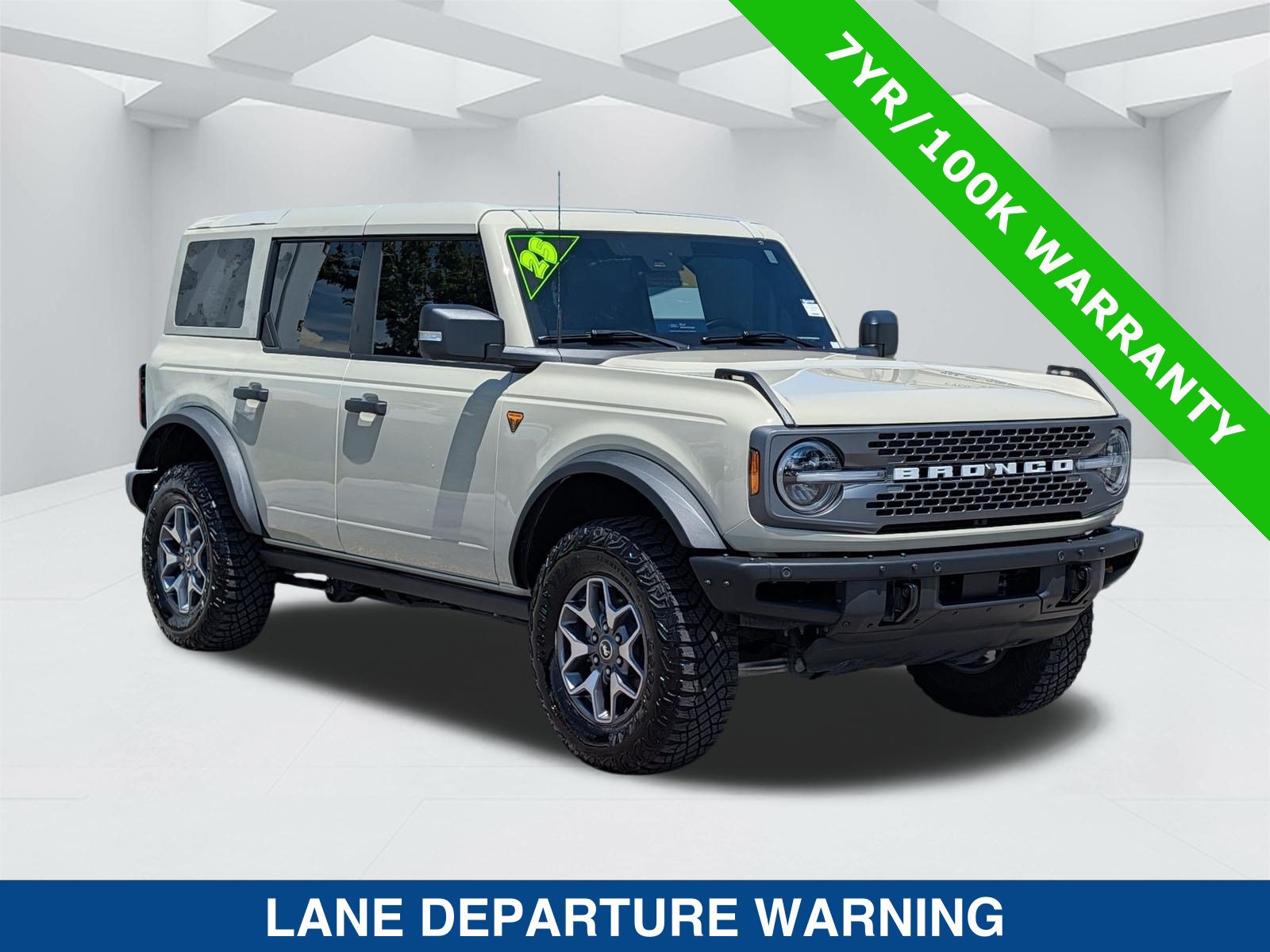 Certified 2025 Ford Bronco Badlands AWD/4WD image 3