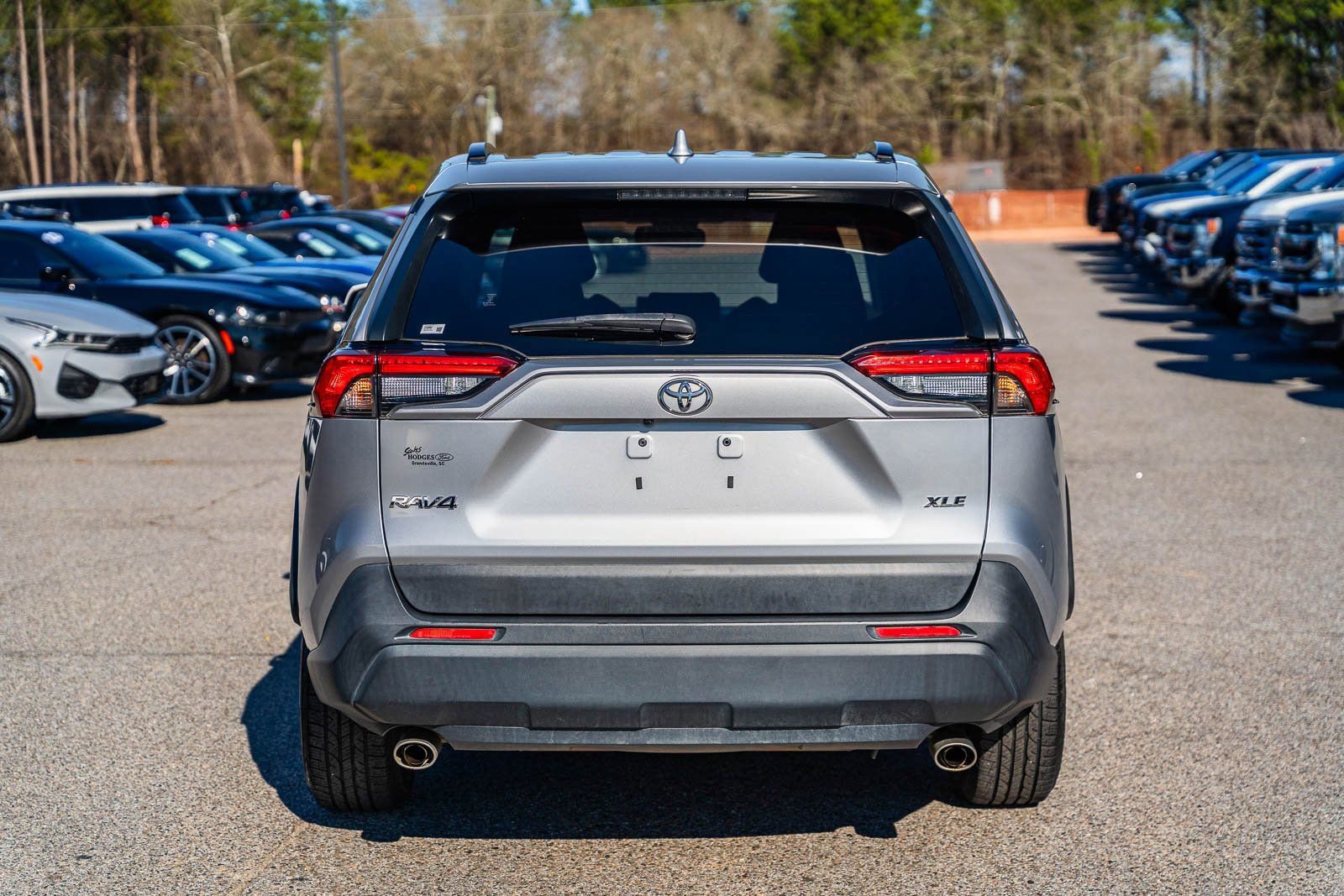 Used 2020 Toyota RAV4 XLE image 4