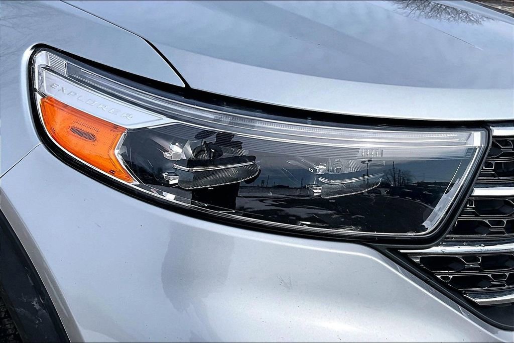 Certified 2023 Ford Explorer XLT w/ Equipment Group 202A image 29