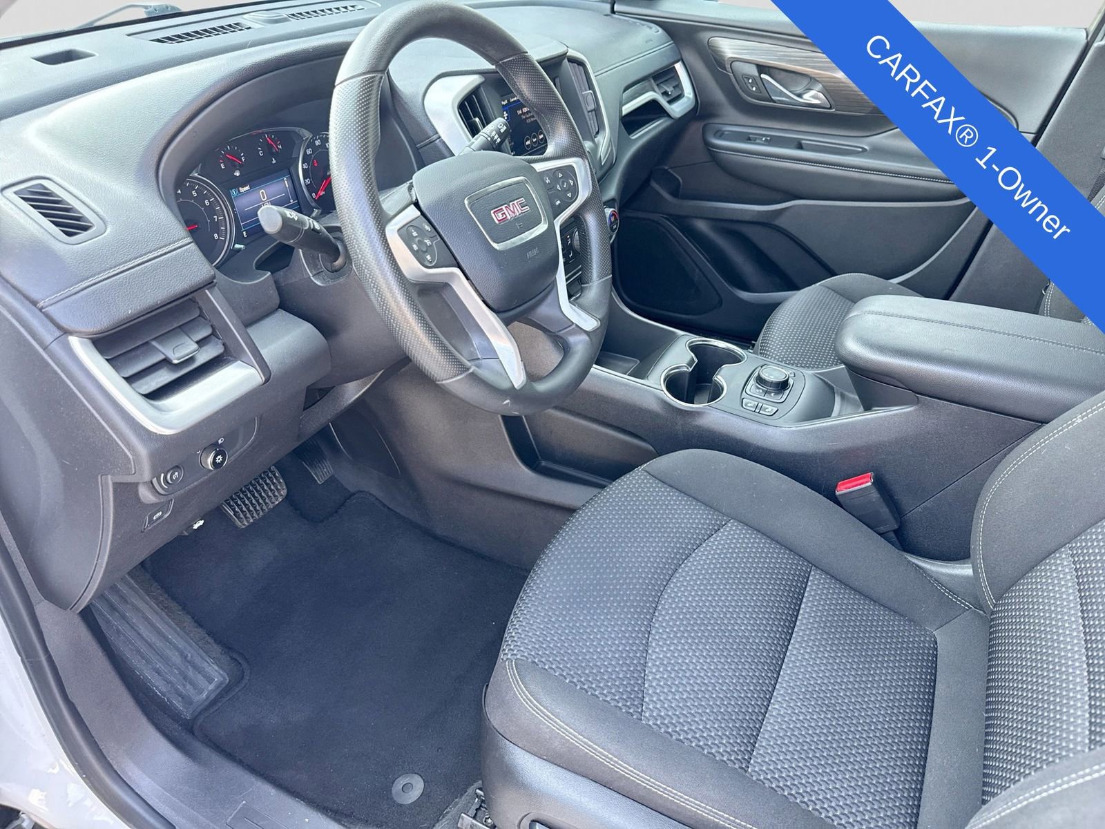 Used 2023 GMC Terrain SLE w/ Driver Convenience Package FWD image 2