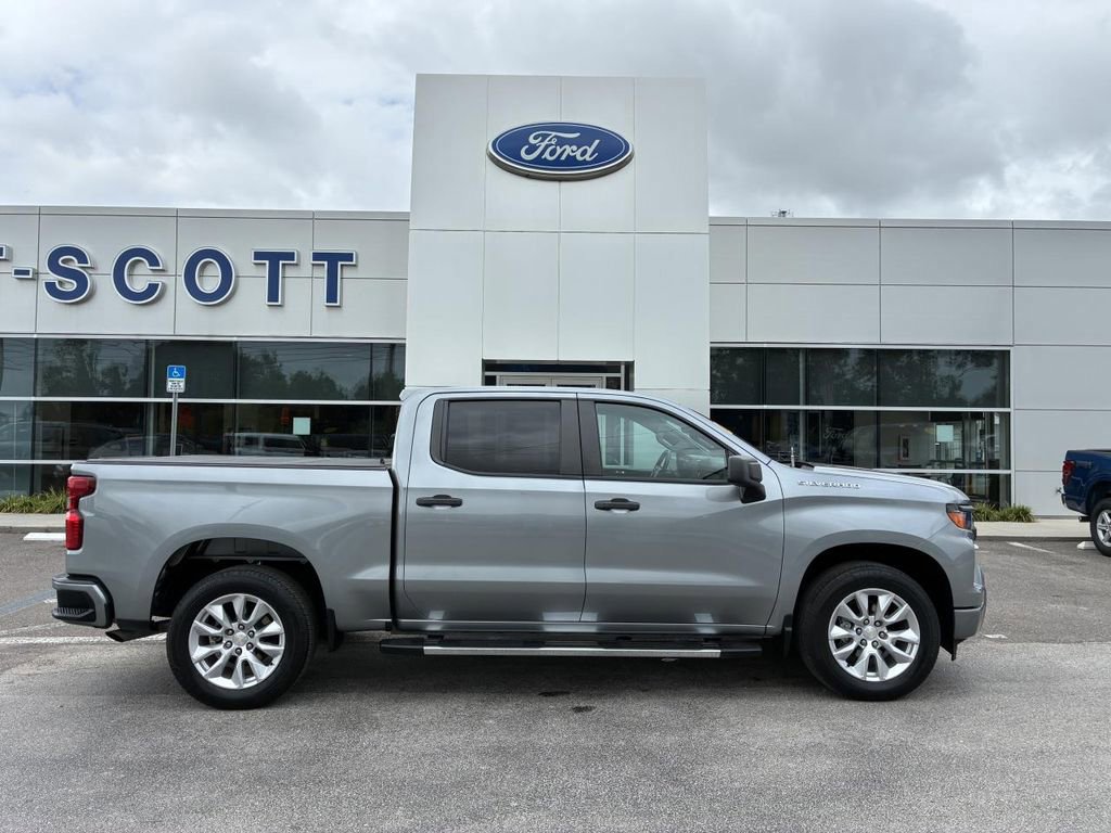 Used 2023 Chevrolet Silverado 1500 Custom image 6