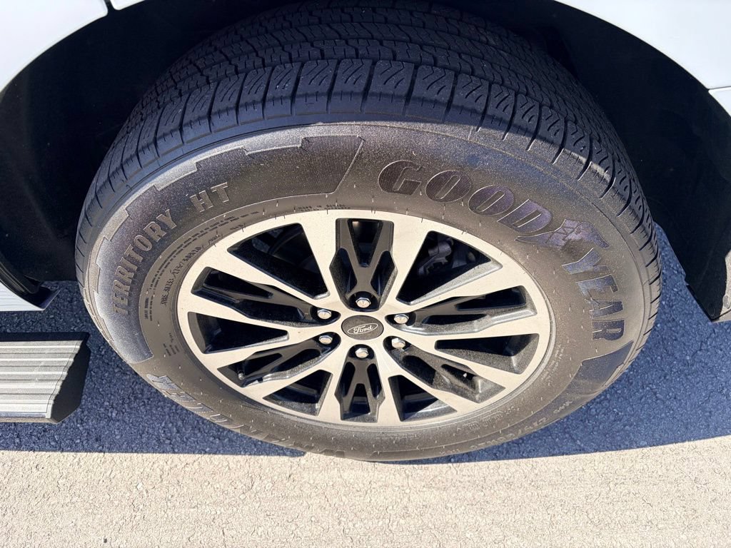 Certified 2025 Ford Expedition Platinum AWD/4WD image 38