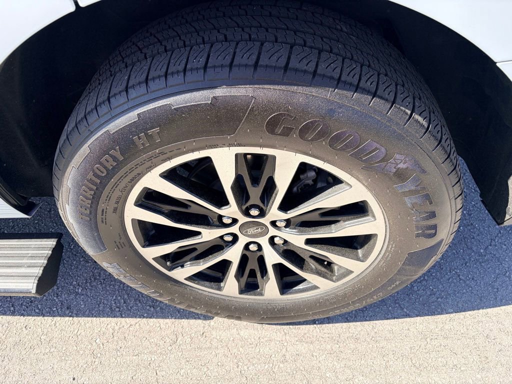 Certified 2025 Ford Expedition Platinum AWD/4WD image 38